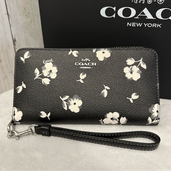 Coach Handbags - NWT! COACH Long Zip Around Wallet With Floral Print